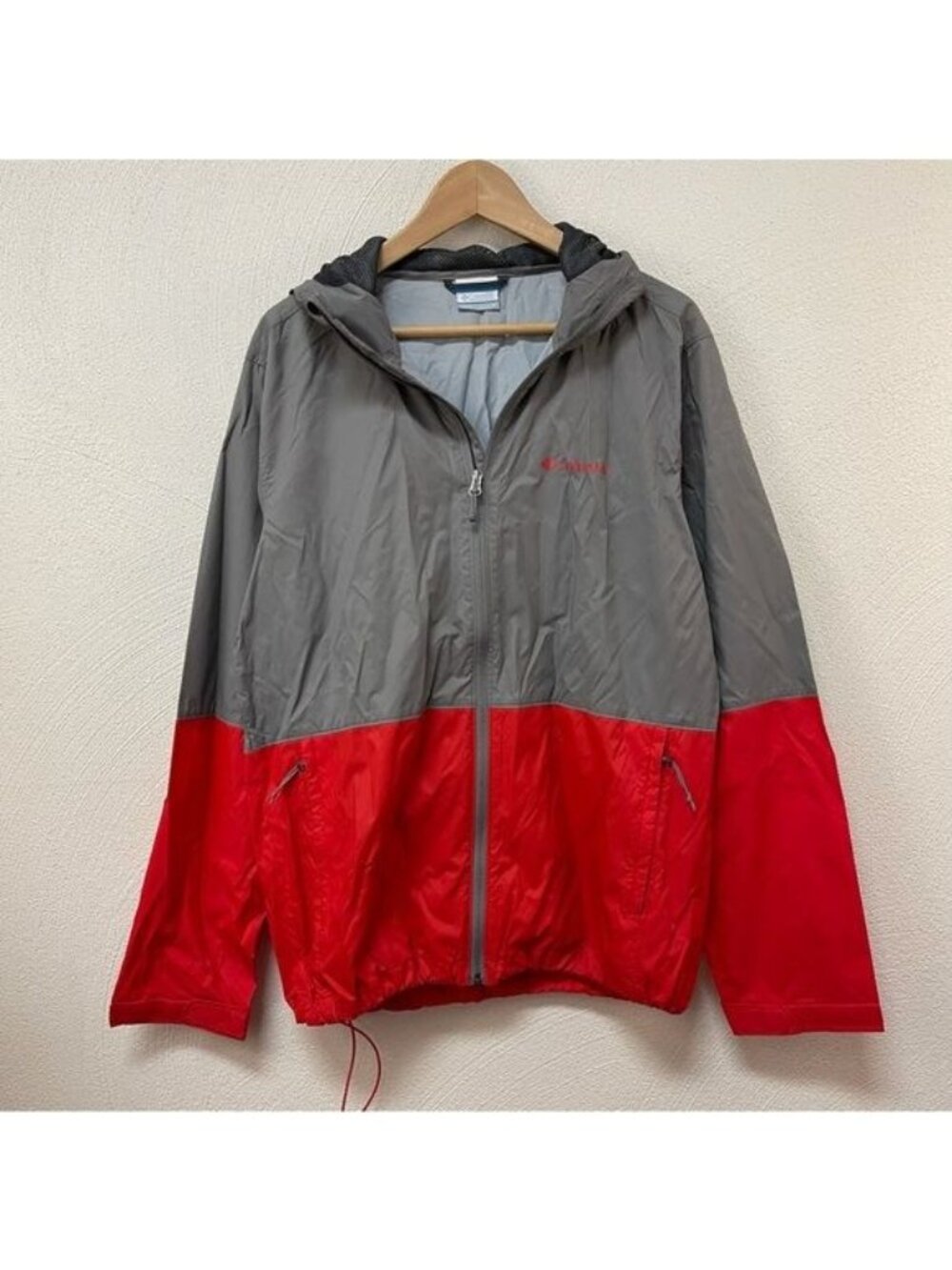 Columbia Men’s Red & Gray Light Windbreaker Sz Medium
